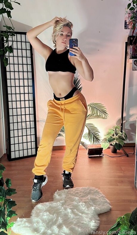 Satiella Cosplay nudes model images