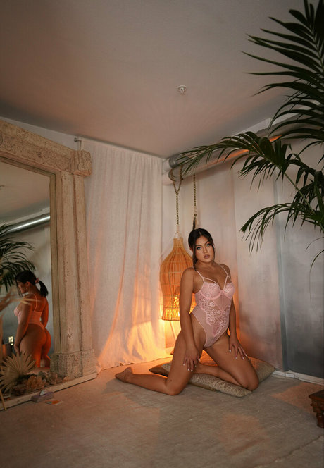 kendraspade model nice pictures