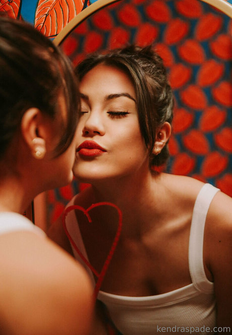 kendraspade adult model img