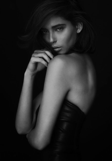 Moran Nimni nude star gallery