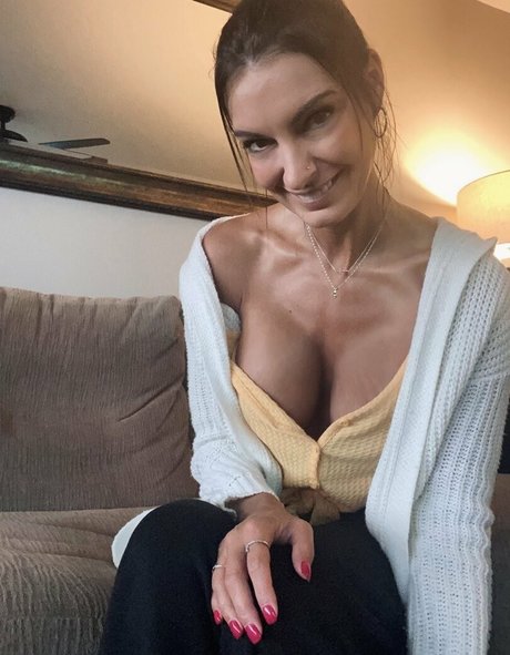 skinny brunette onlyfans art naked photo