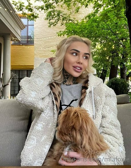 mia foxybae xxx model pic