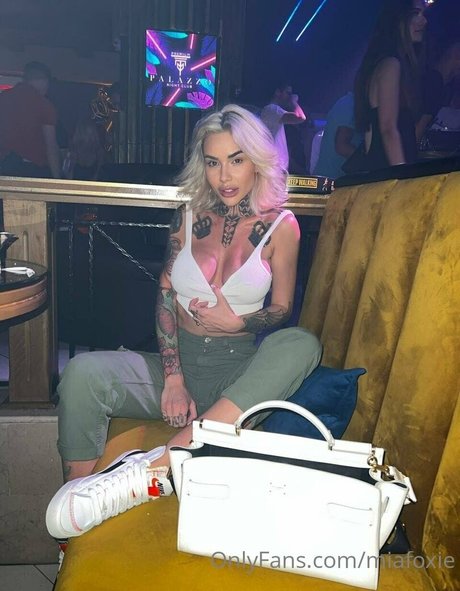 mia foxybae pornstar erotic img