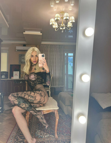 mia foxybae star free images