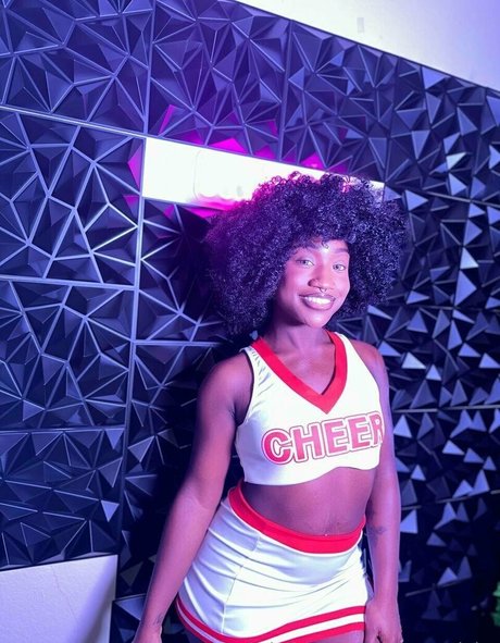 Therealmissnight star top gallery