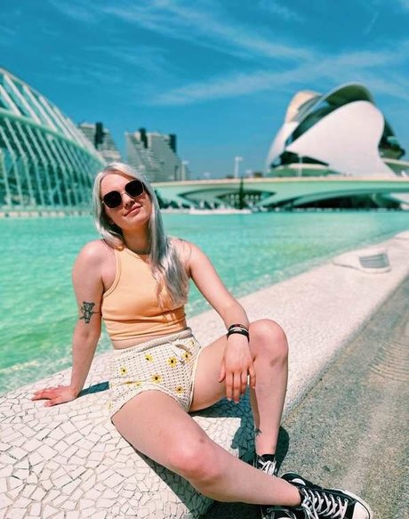 Larissa Zeeuwe star adult picture