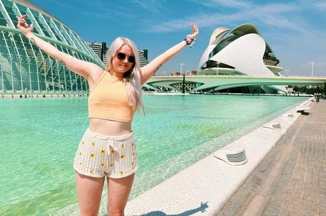 Larissa Zeeuwe model archive