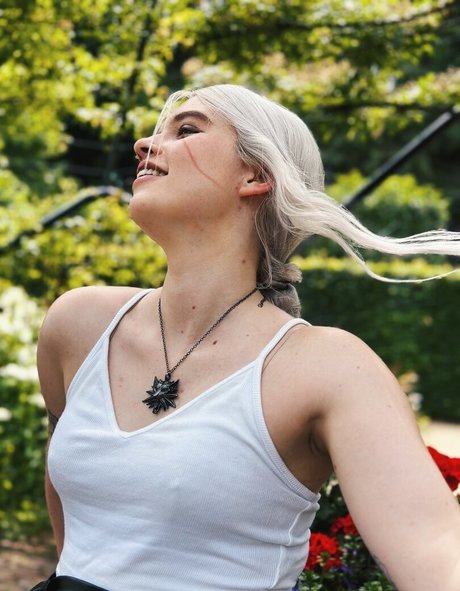 Larissa Zeeuwe star sexy pic