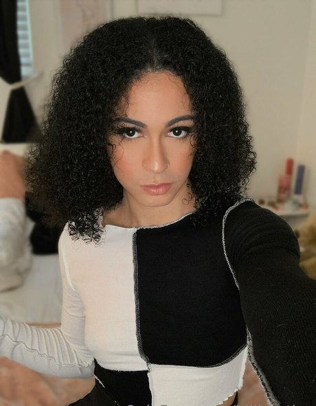 hiiibentley nude star picture