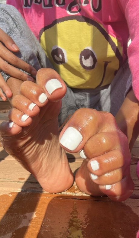 Sinister Simone pretty model archive