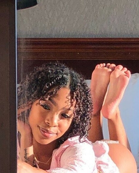 Sinister Simone star sexy archive