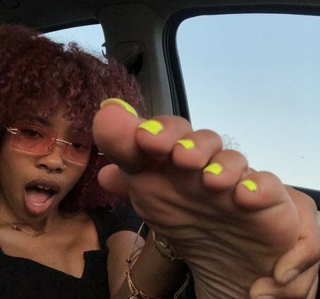 Sinister Simone pornstar high quality pic