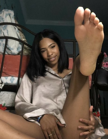 Sinister Simone xxx actress pics