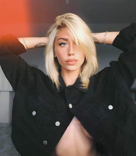 Hoshen Vera Bar hd pornstar galleries