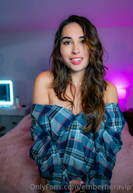 emberfieravip naked actress images