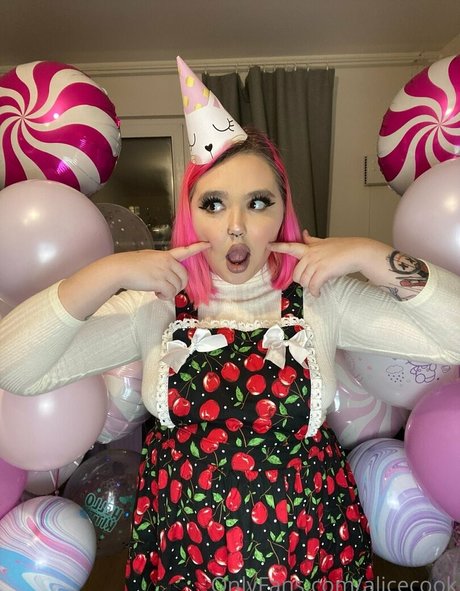 alicecook exclusive model img