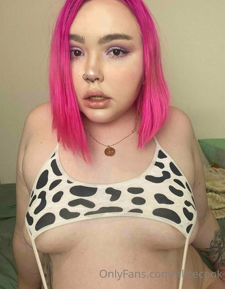 alicecook nude model pic