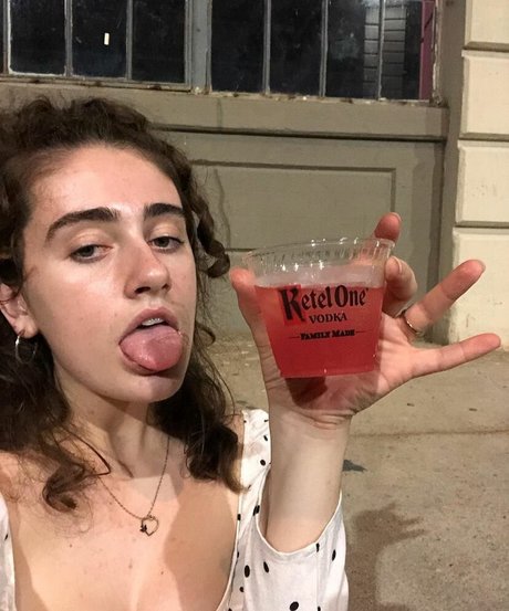 Rachel Sennott porn actress pictures