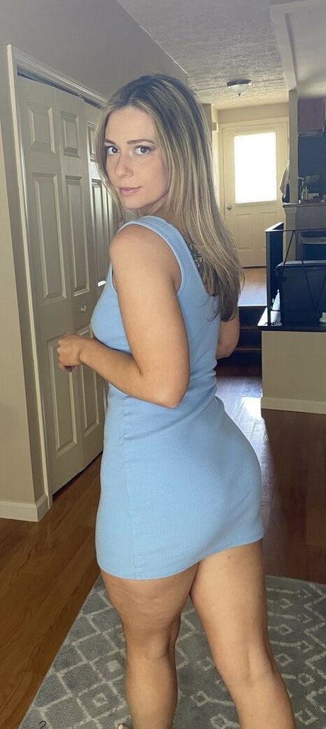 thatcheekybabe pornstar hd pics