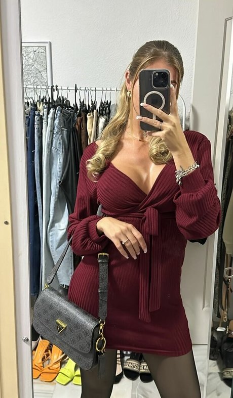 lauramedinarb star nude picture