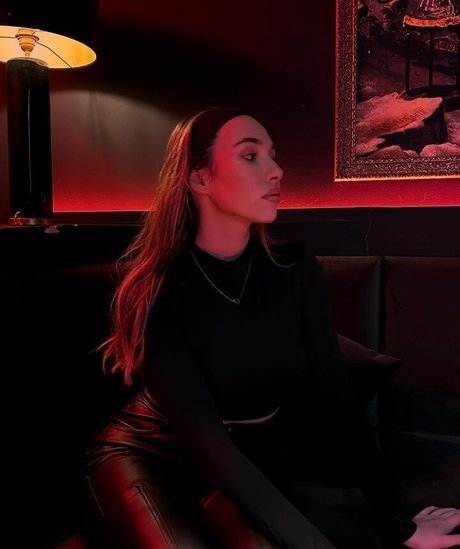 lauramedinarb sexy pornstar galleries