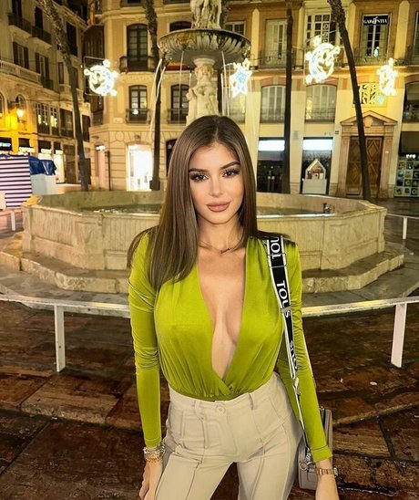 lauramedinarb model pornographic photos