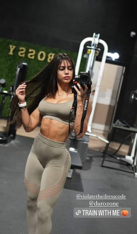 Hyllary Oliveira sex star image