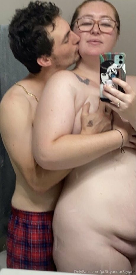 pr3ttyandpr3gnant erotic pornstar img