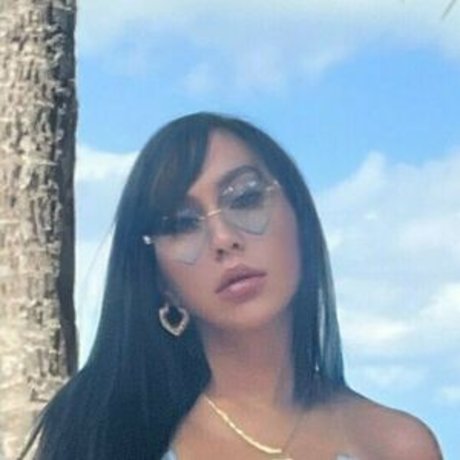 ceciiisantiago hot model picture