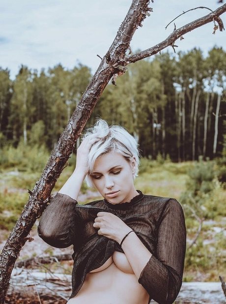 pure dee free actress pic