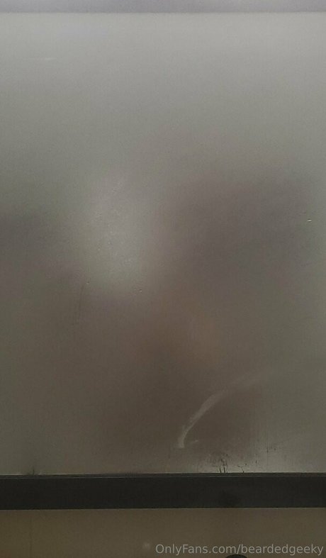 beardedgeeky top model pic