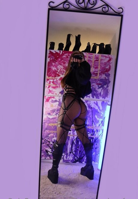 curvy nude onlyfans erotic picture