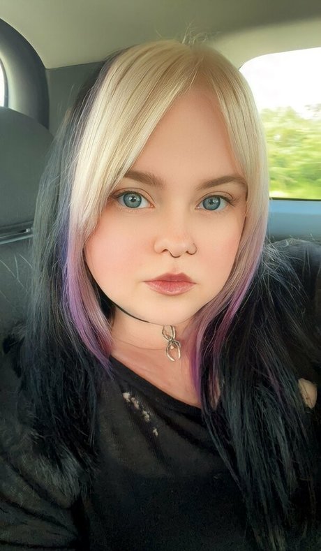 tinymortician89 free actress picture