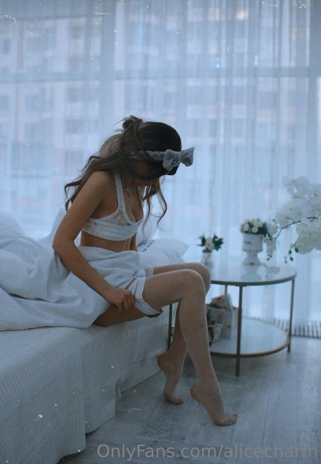 alicecharm model adult img