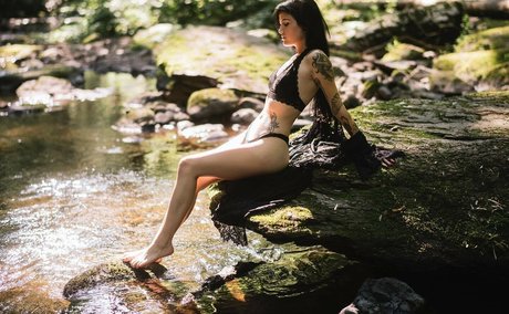 Elektra Kirby sexy model pictures