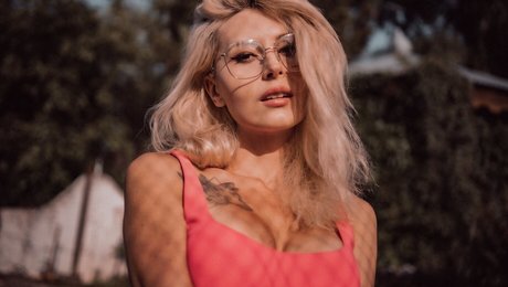 Wolffix nudes actress photo