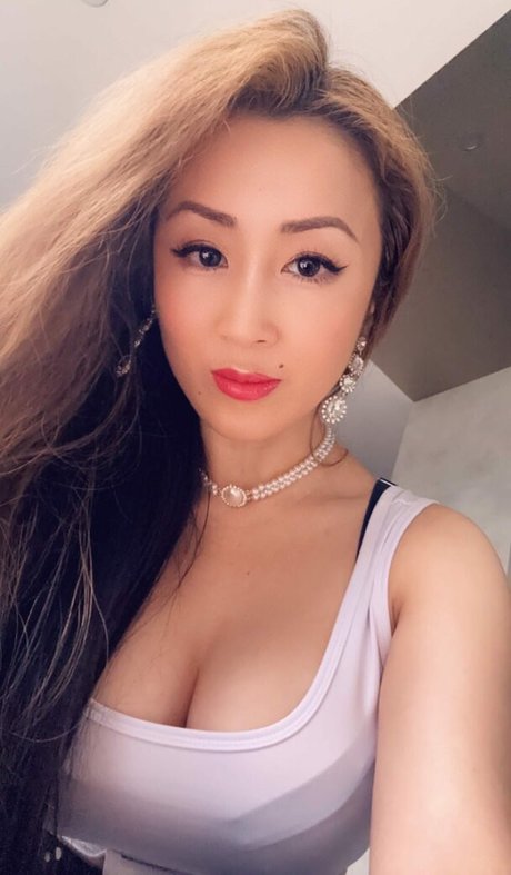 Originallysin model nice photos