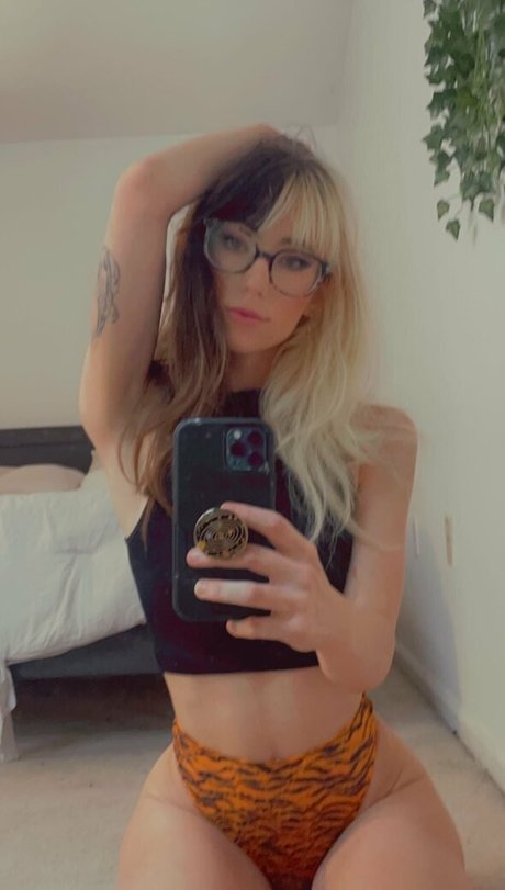 elladevilfree Profile pic