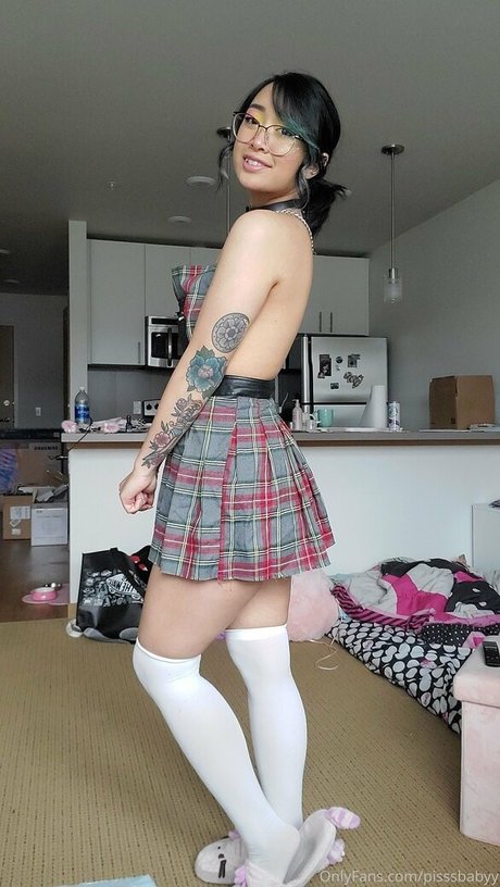 pisssbabyy high quality model img