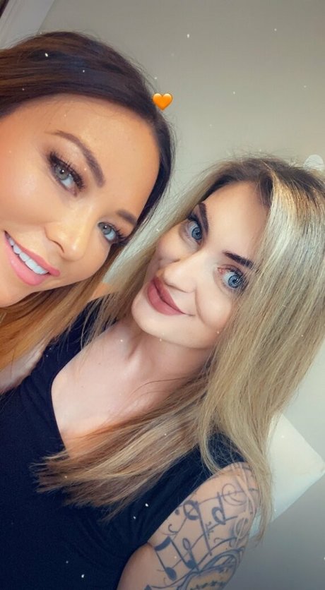 amodelslife erotic model image