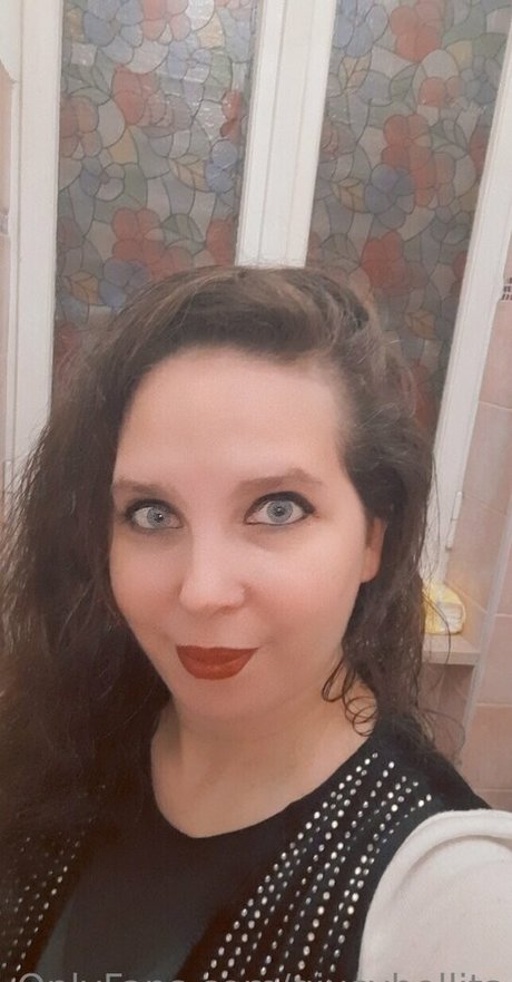 only queen84 model nude archive