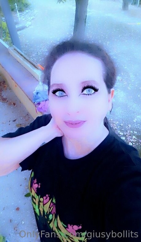 only queen84 model high quality image