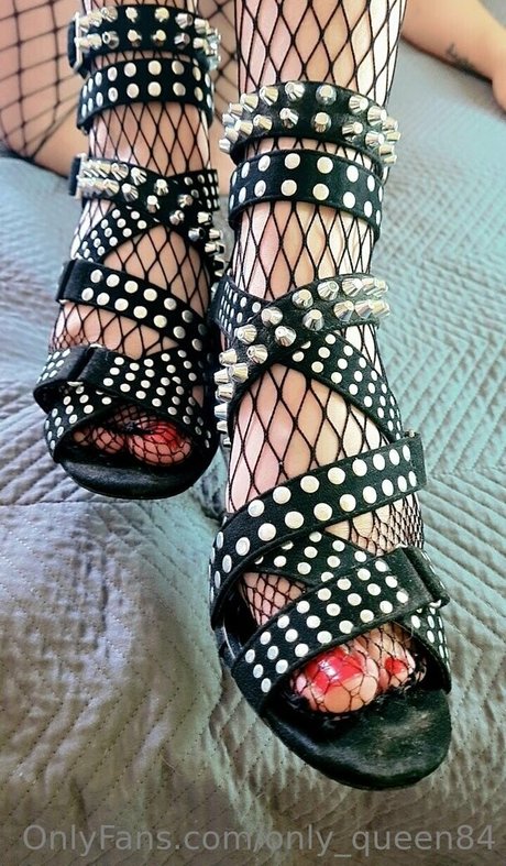 only queen84 top model photos