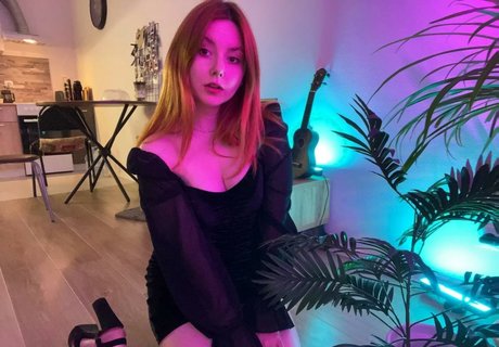 Rootyasha porn star pics