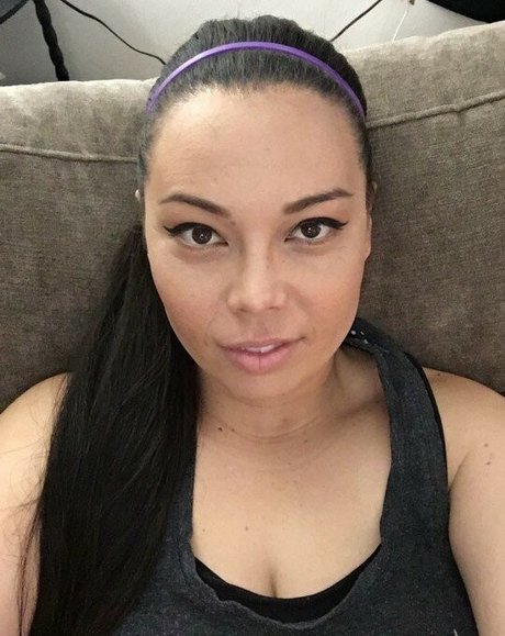 Molly Songbird pornstar free picture