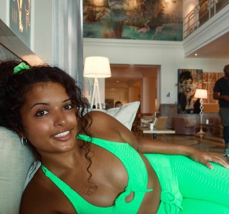 Chloe Alexander pornstar high quality pictures