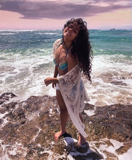 Chloe Alexander star top images