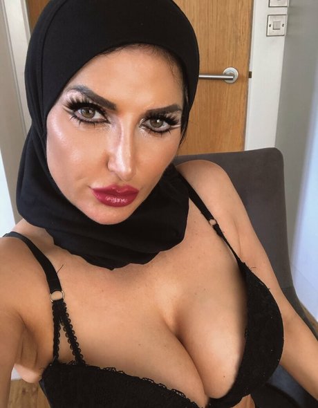 Hottash33 perfect pornstar pics