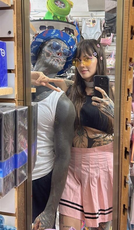 Oshunvirtual pornographic model pics