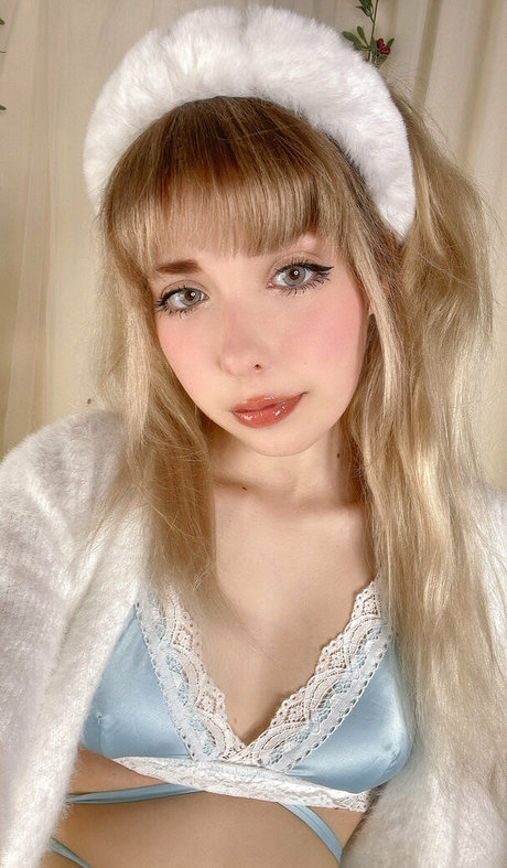 cndycottomm star sexy pics